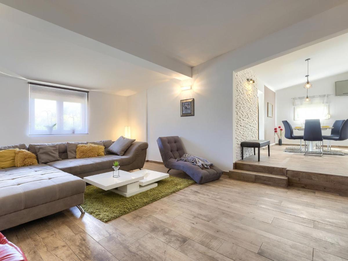 Holiday Home Alma By Interhome Šišan Εξωτερικό φωτογραφία
